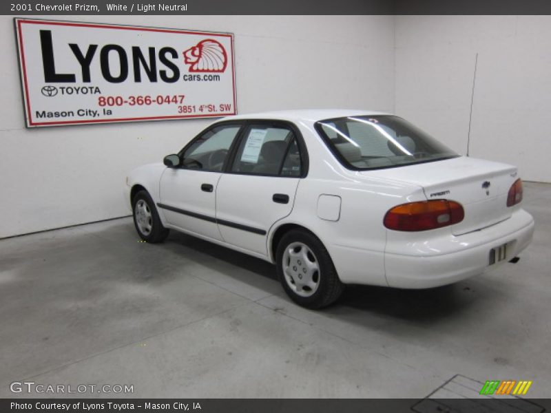 White / Light Neutral 2001 Chevrolet Prizm