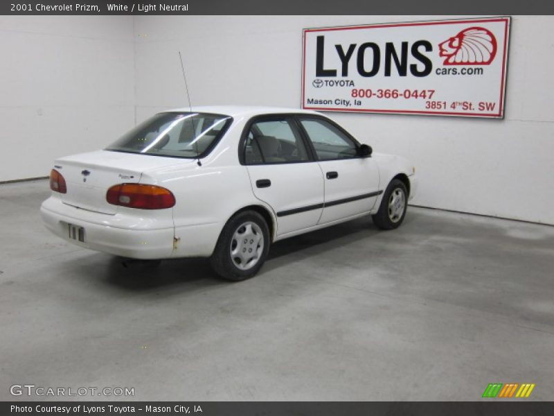 White / Light Neutral 2001 Chevrolet Prizm
