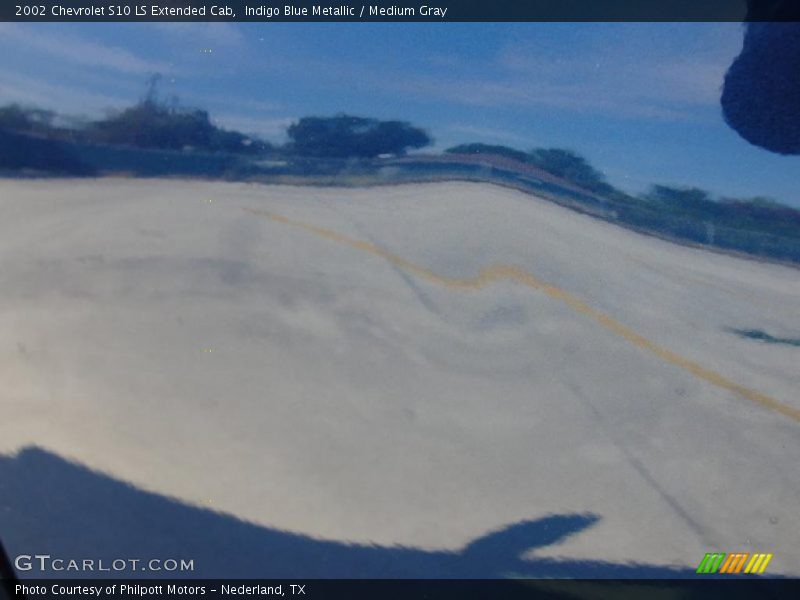 Indigo Blue Metallic / Medium Gray 2002 Chevrolet S10 LS Extended Cab
