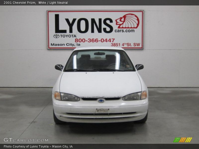 White / Light Neutral 2001 Chevrolet Prizm
