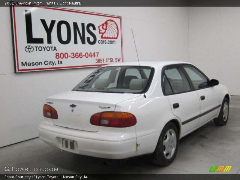 White / Light Neutral 2001 Chevrolet Prizm