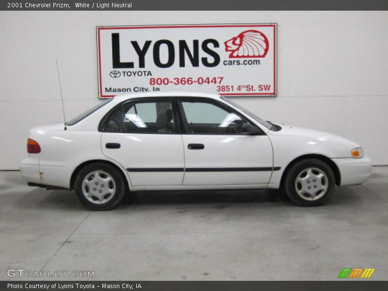 White / Light Neutral 2001 Chevrolet Prizm