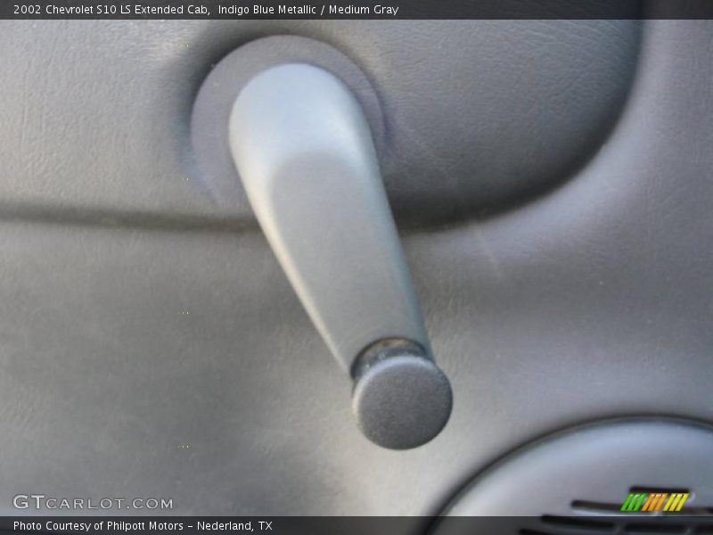 Indigo Blue Metallic / Medium Gray 2002 Chevrolet S10 LS Extended Cab