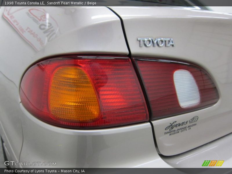 Sandrift Pearl Metallic / Beige 1998 Toyota Corolla LE
