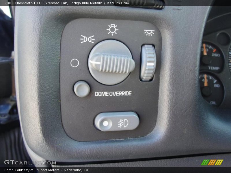 Controls of 2002 S10 LS Extended Cab