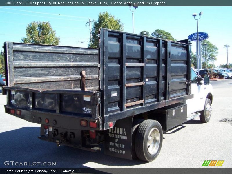 Oxford White / Medium Graphite 2002 Ford F550 Super Duty XL Regular Cab 4x4 Stake Truck