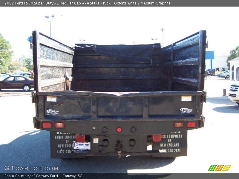 Oxford White / Medium Graphite 2002 Ford F550 Super Duty XL Regular Cab 4x4 Stake Truck