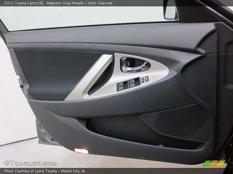 Magnetic Gray Metallic / Dark Charcoal 2011 Toyota Camry SE