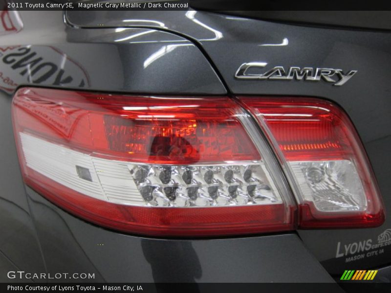 Magnetic Gray Metallic / Dark Charcoal 2011 Toyota Camry SE