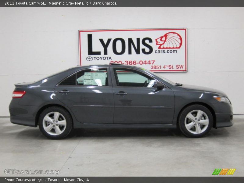 Magnetic Gray Metallic / Dark Charcoal 2011 Toyota Camry SE