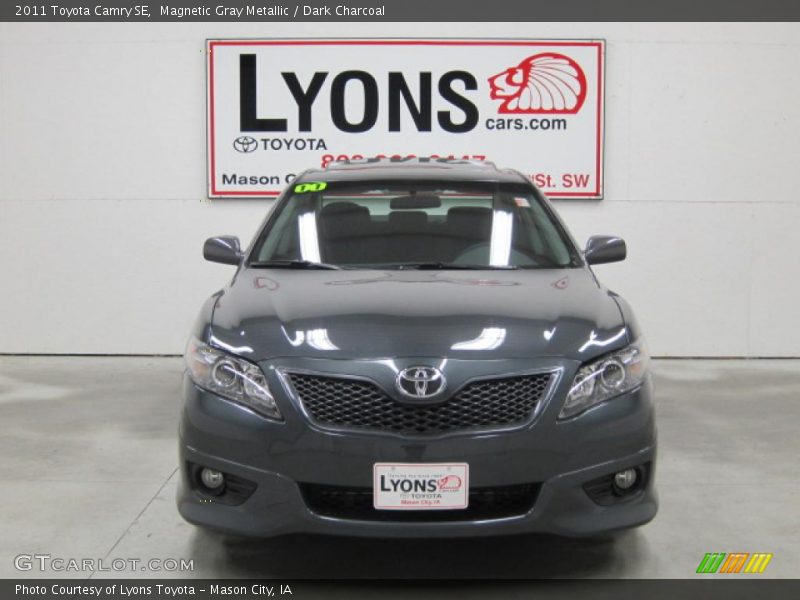 Magnetic Gray Metallic / Dark Charcoal 2011 Toyota Camry SE