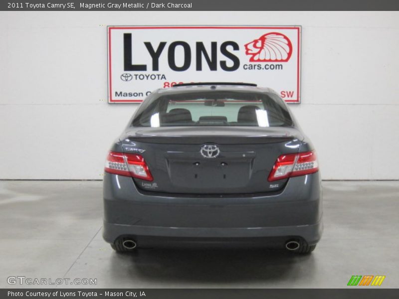 Magnetic Gray Metallic / Dark Charcoal 2011 Toyota Camry SE