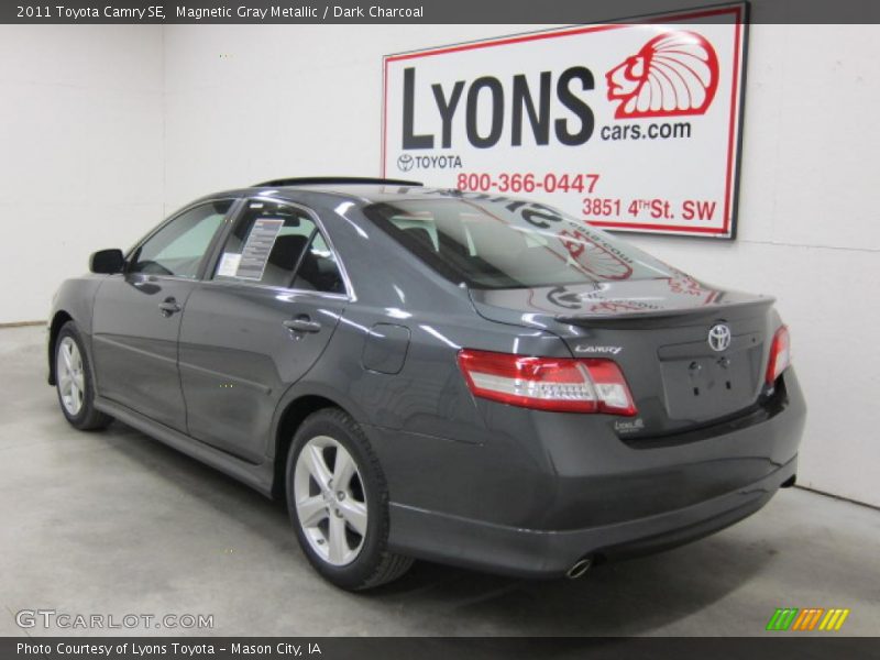 Magnetic Gray Metallic / Dark Charcoal 2011 Toyota Camry SE
