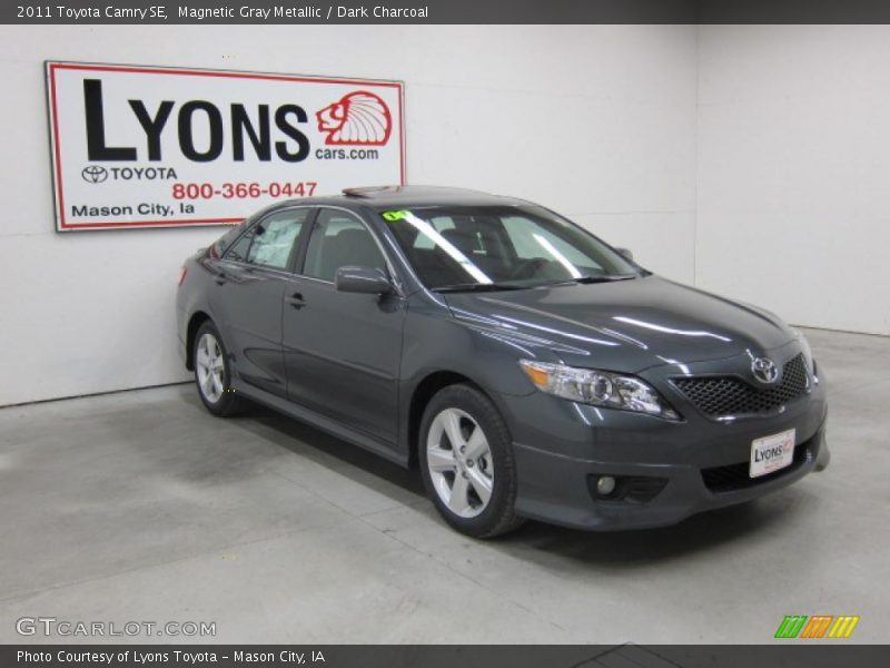 Magnetic Gray Metallic / Dark Charcoal 2011 Toyota Camry SE