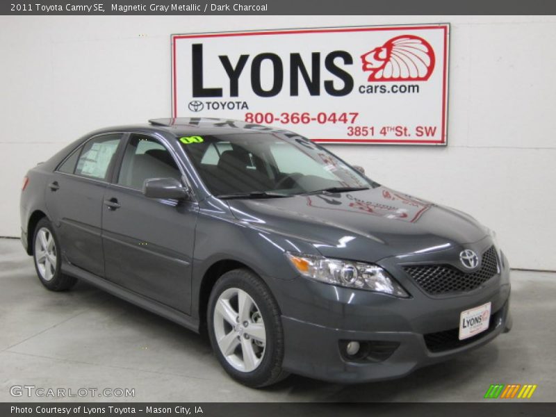 Magnetic Gray Metallic / Dark Charcoal 2011 Toyota Camry SE