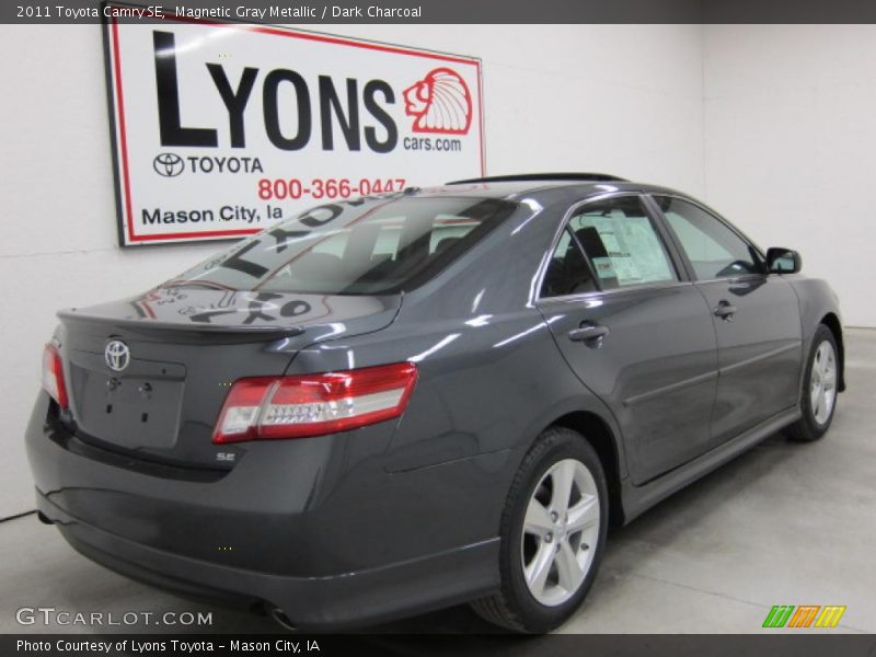 Magnetic Gray Metallic / Dark Charcoal 2011 Toyota Camry SE