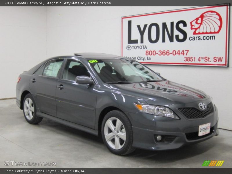 Magnetic Gray Metallic / Dark Charcoal 2011 Toyota Camry SE