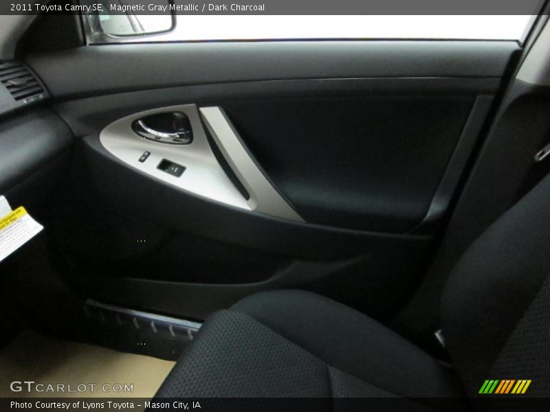 Magnetic Gray Metallic / Dark Charcoal 2011 Toyota Camry SE