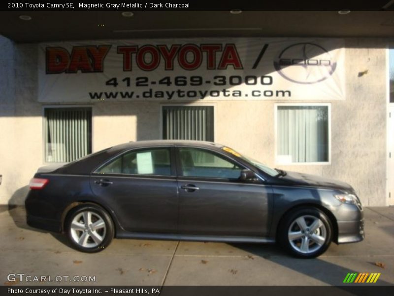 Magnetic Gray Metallic / Dark Charcoal 2010 Toyota Camry SE