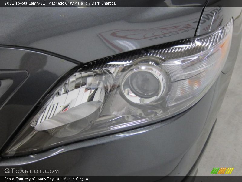 Magnetic Gray Metallic / Dark Charcoal 2011 Toyota Camry SE