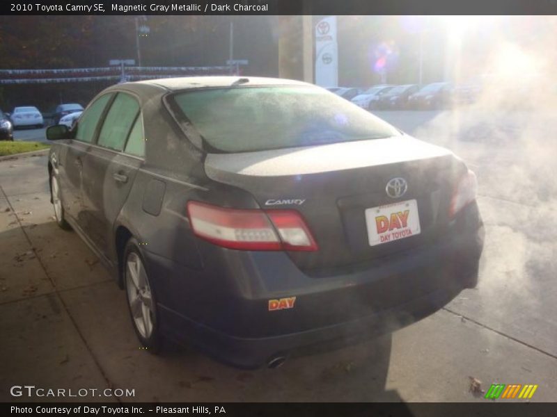 Magnetic Gray Metallic / Dark Charcoal 2010 Toyota Camry SE