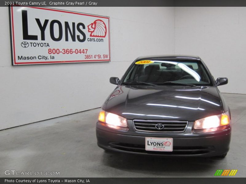 Graphite Gray Pearl / Gray 2001 Toyota Camry LE