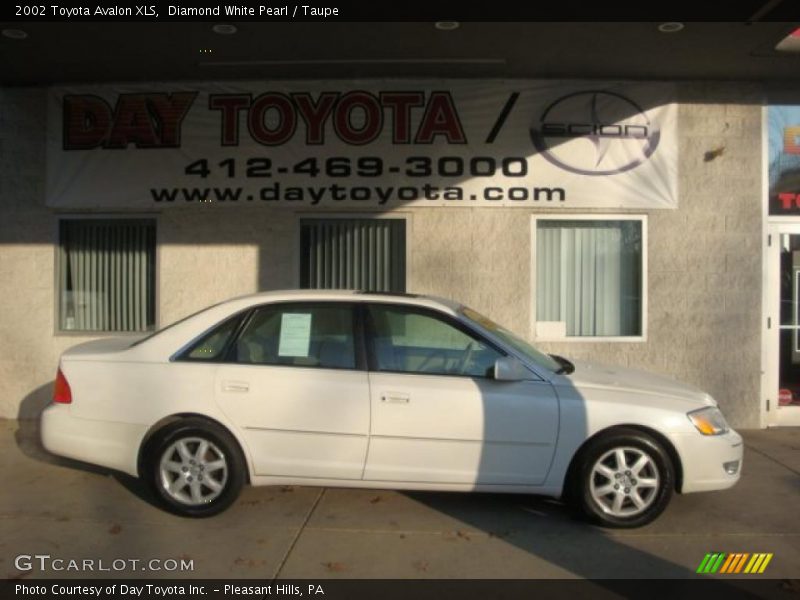 Diamond White Pearl / Taupe 2002 Toyota Avalon XLS
