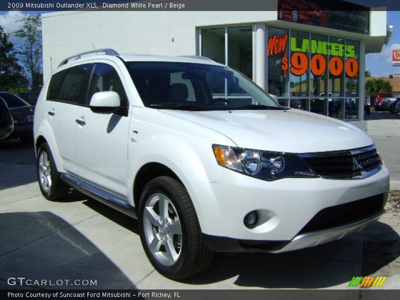 Diamond White Pearl / Beige 2009 Mitsubishi Outlander XLS