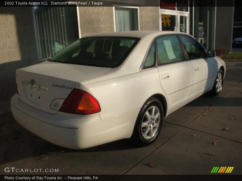 Diamond White Pearl / Taupe 2002 Toyota Avalon XLS