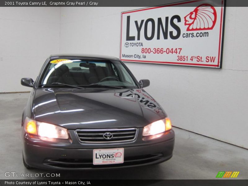 Graphite Gray Pearl / Gray 2001 Toyota Camry LE