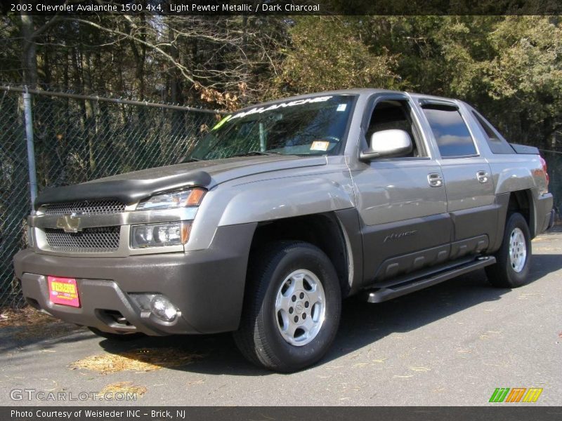 Light Pewter Metallic / Dark Charcoal 2003 Chevrolet Avalanche 1500 4x4
