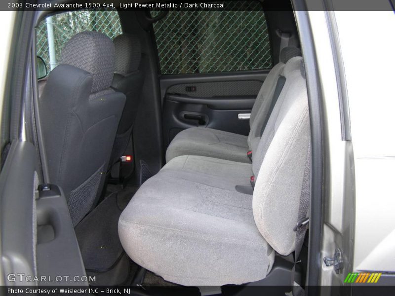 Light Pewter Metallic / Dark Charcoal 2003 Chevrolet Avalanche 1500 4x4