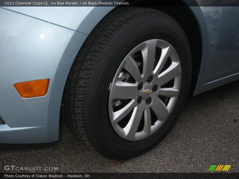 Ice Blue Metallic / Jet Black/Medium Titanium 2011 Chevrolet Cruze LS