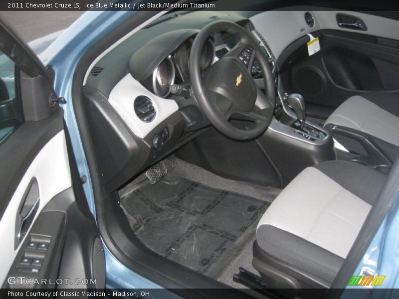 Jet Black/Medium Titanium Interior - 2011 Cruze LS 