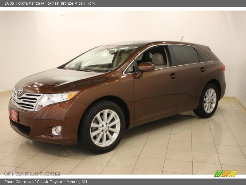 Front 3/4 View of 2009 Venza I4