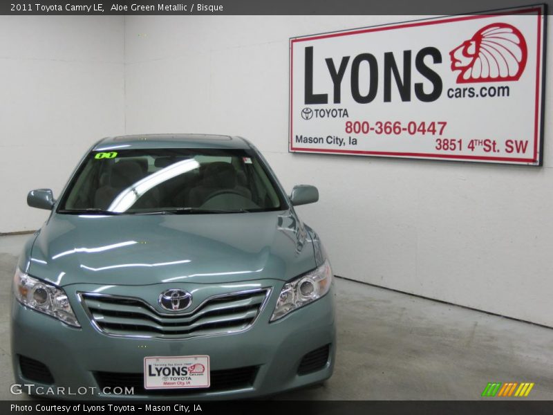 Aloe Green Metallic / Bisque 2011 Toyota Camry LE