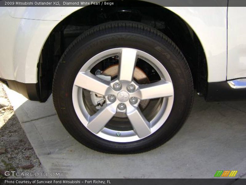 Diamond White Pearl / Beige 2009 Mitsubishi Outlander XLS