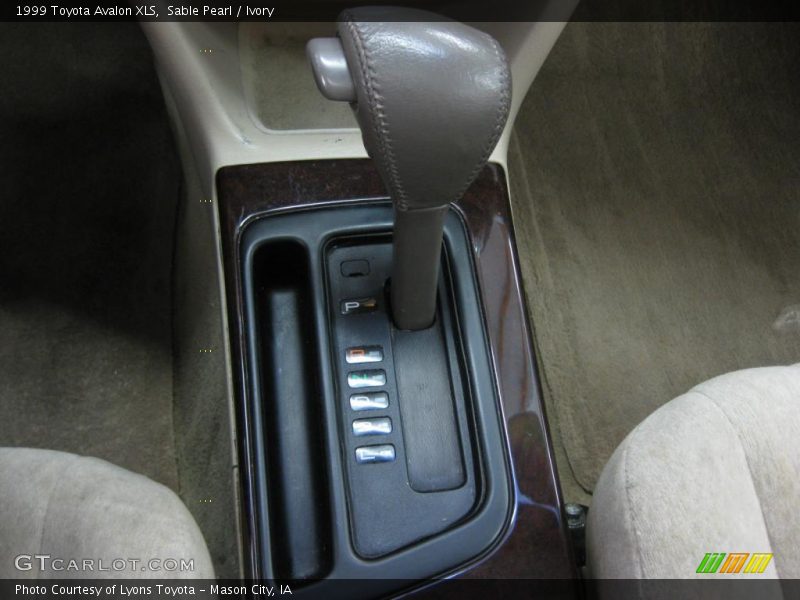 Sable Pearl / Ivory 1999 Toyota Avalon XLS