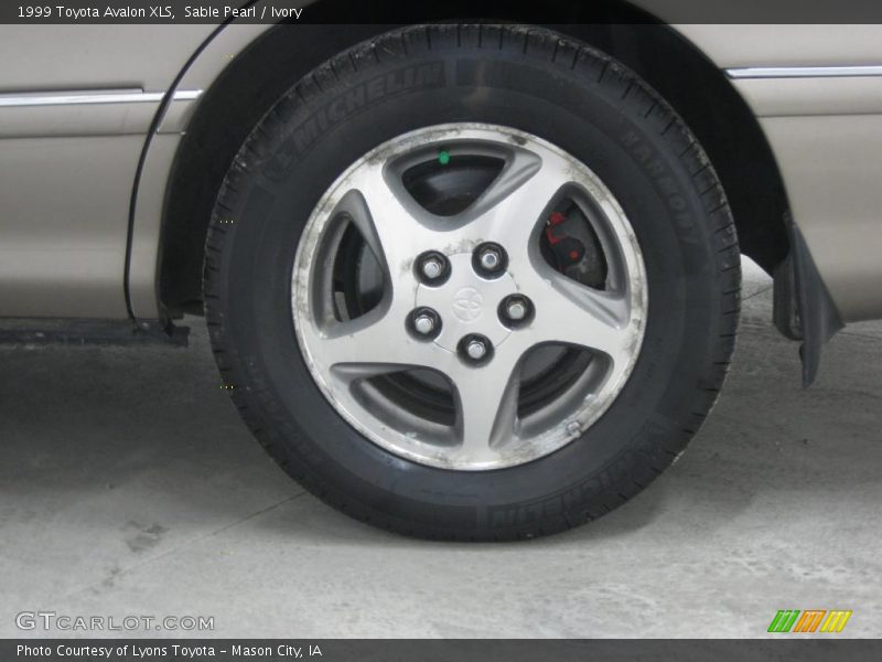 Sable Pearl / Ivory 1999 Toyota Avalon XLS
