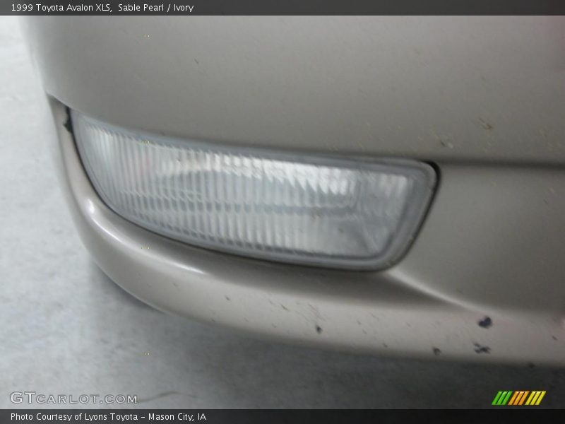 Sable Pearl / Ivory 1999 Toyota Avalon XLS
