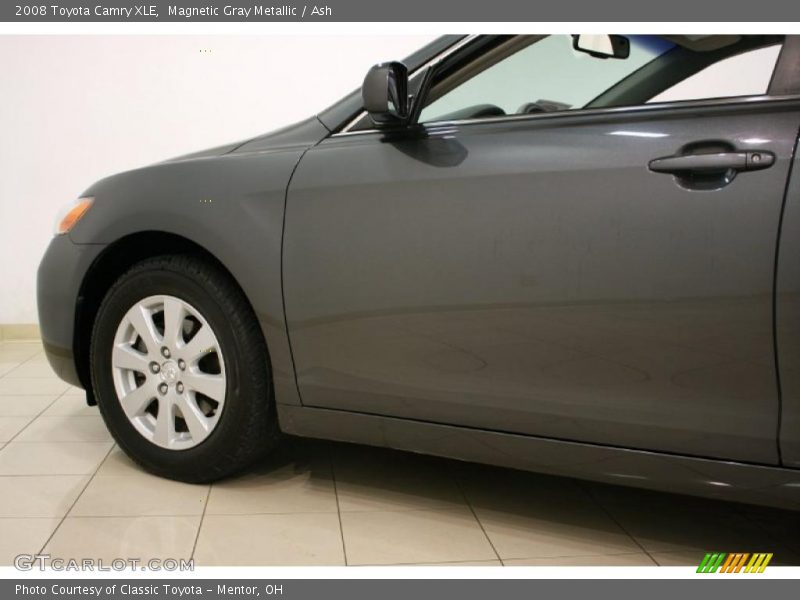 Magnetic Gray Metallic / Ash 2008 Toyota Camry XLE