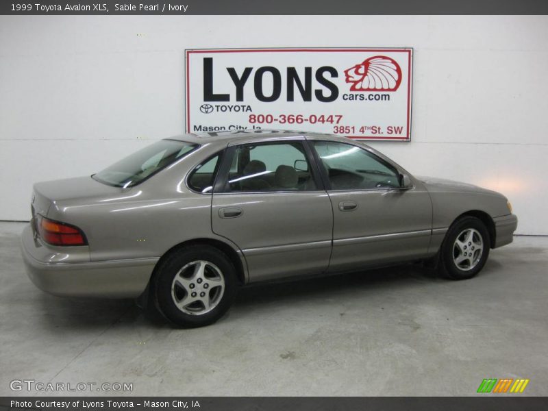 Sable Pearl / Ivory 1999 Toyota Avalon XLS
