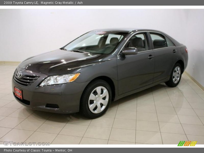 Magnetic Gray Metallic / Ash 2009 Toyota Camry LE