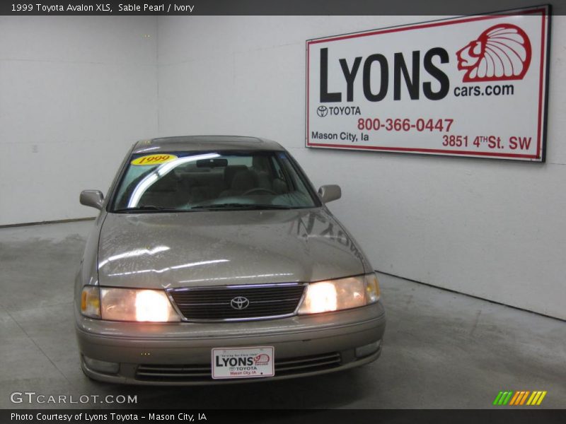 Sable Pearl / Ivory 1999 Toyota Avalon XLS