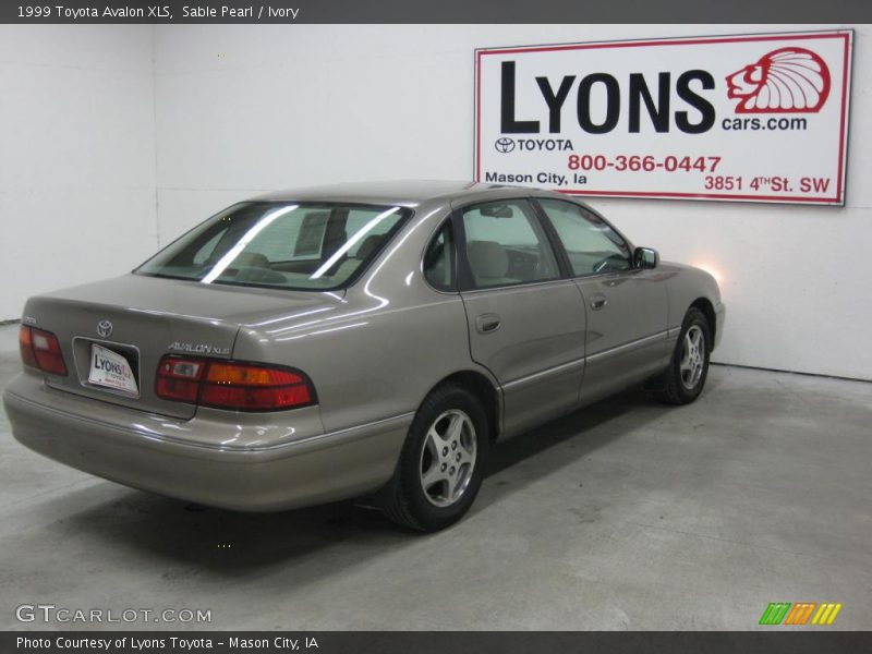 Sable Pearl / Ivory 1999 Toyota Avalon XLS