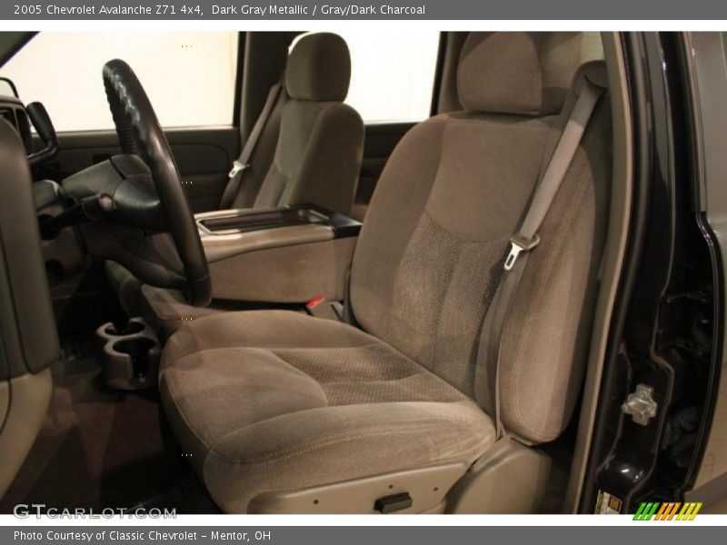 Dark Gray Metallic / Gray/Dark Charcoal 2005 Chevrolet Avalanche Z71 4x4