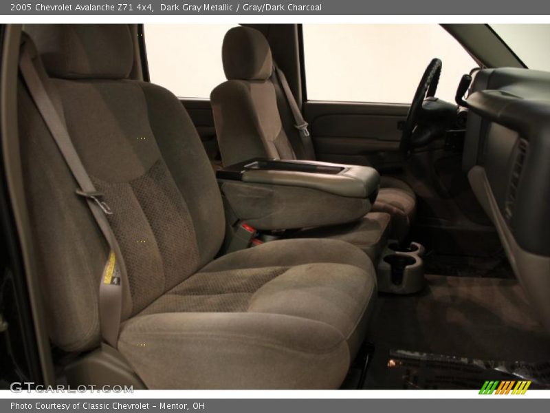 Dark Gray Metallic / Gray/Dark Charcoal 2005 Chevrolet Avalanche Z71 4x4