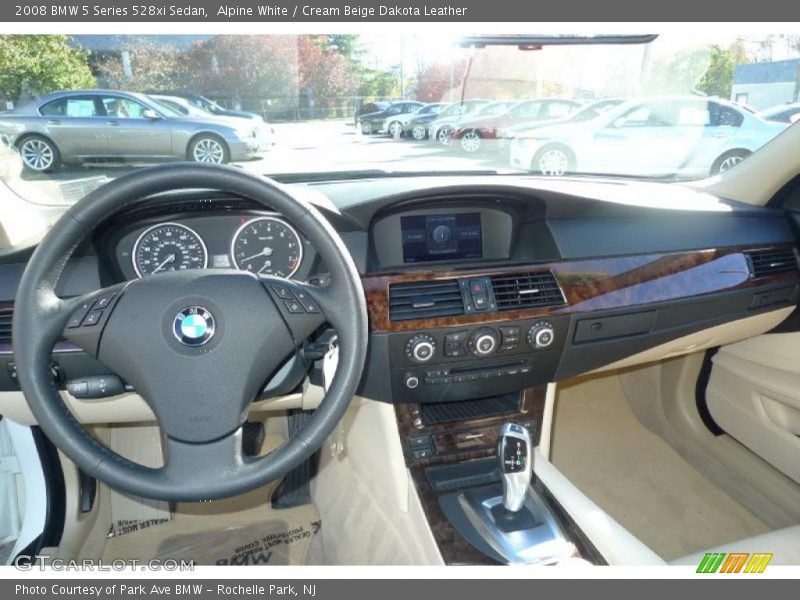 Dashboard of 2008 5 Series 528xi Sedan