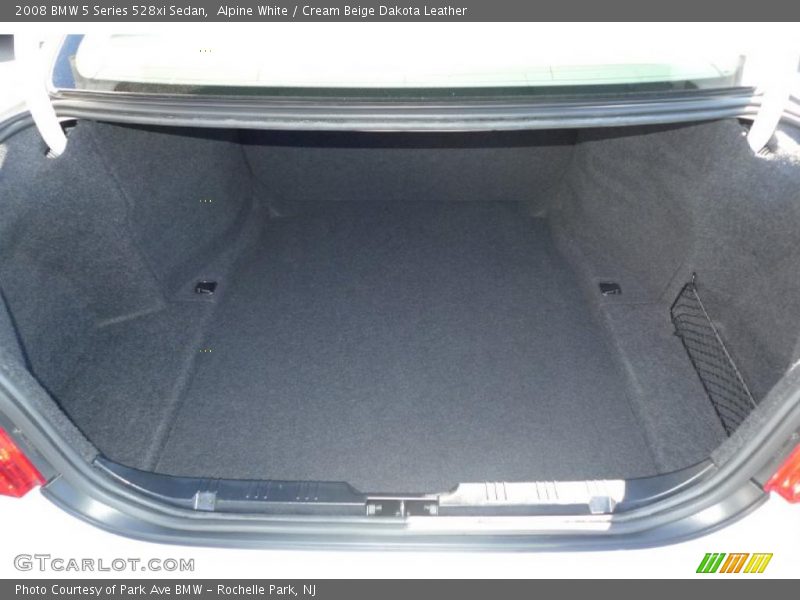  2008 5 Series 528xi Sedan Trunk