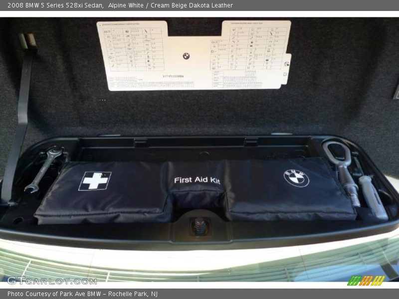 Alpine White / Cream Beige Dakota Leather 2008 BMW 5 Series 528xi Sedan